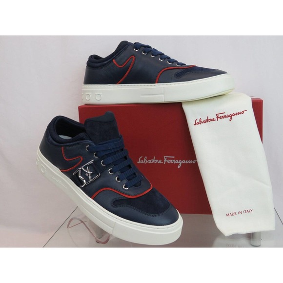 Athletic_Shoes